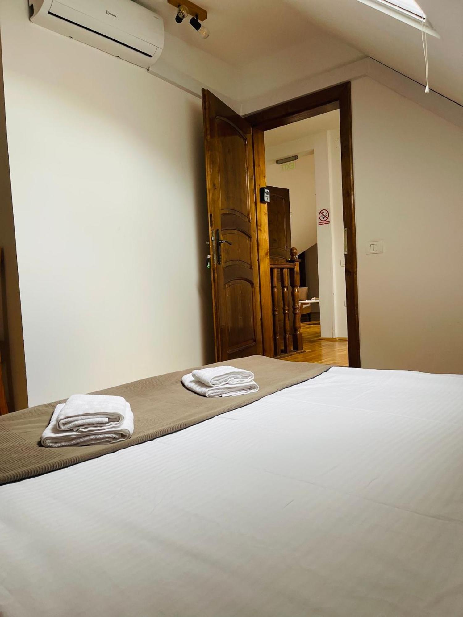 Hotel Domeniul Bondarelului Ocolisu Mic Zewnętrze zdjęcie